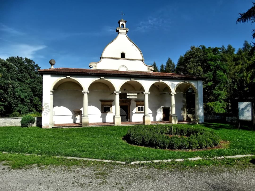 Pałac Mirów w Książu Wielkim: historia, architektura i tajemnice