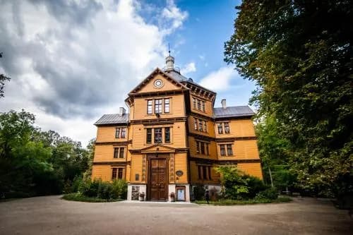 Cennik noclegów w pałacu w Antoninie – poznaj ceny pokoi i oferty